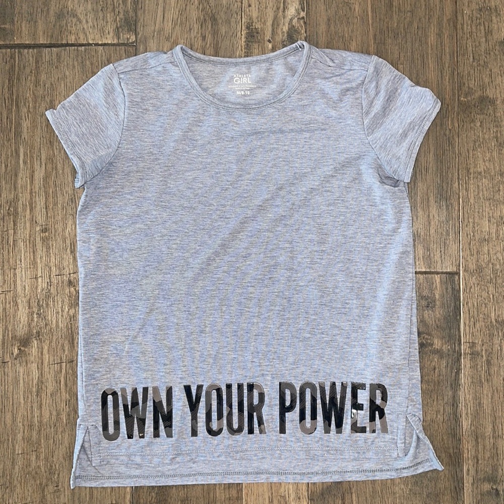 Athleta girls t shirt.  Girls size Medium (8-10). Great condition.